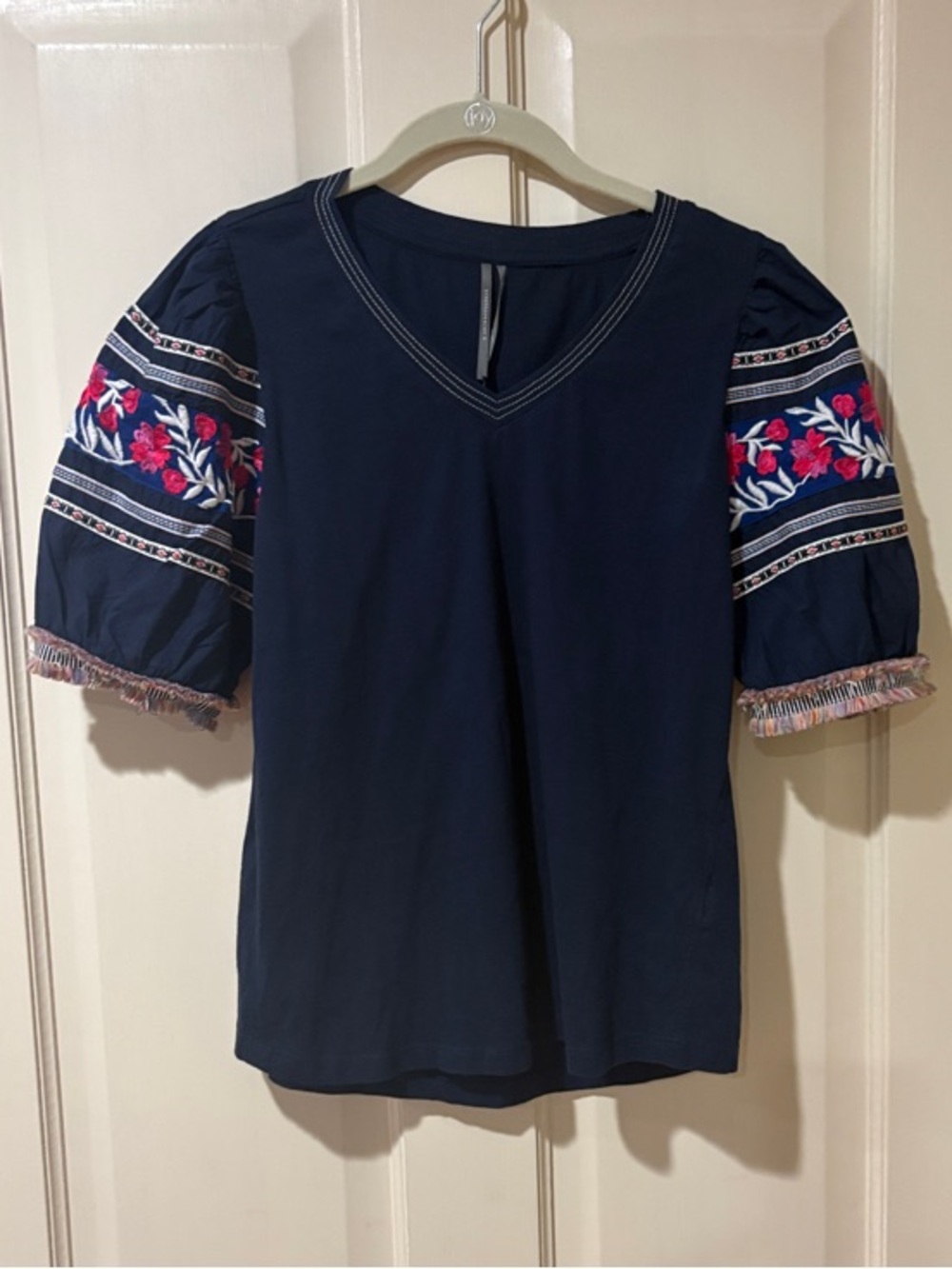 By Anthropolgie Embroidered Puff Sleeve V-Neck Blouse NWT XS